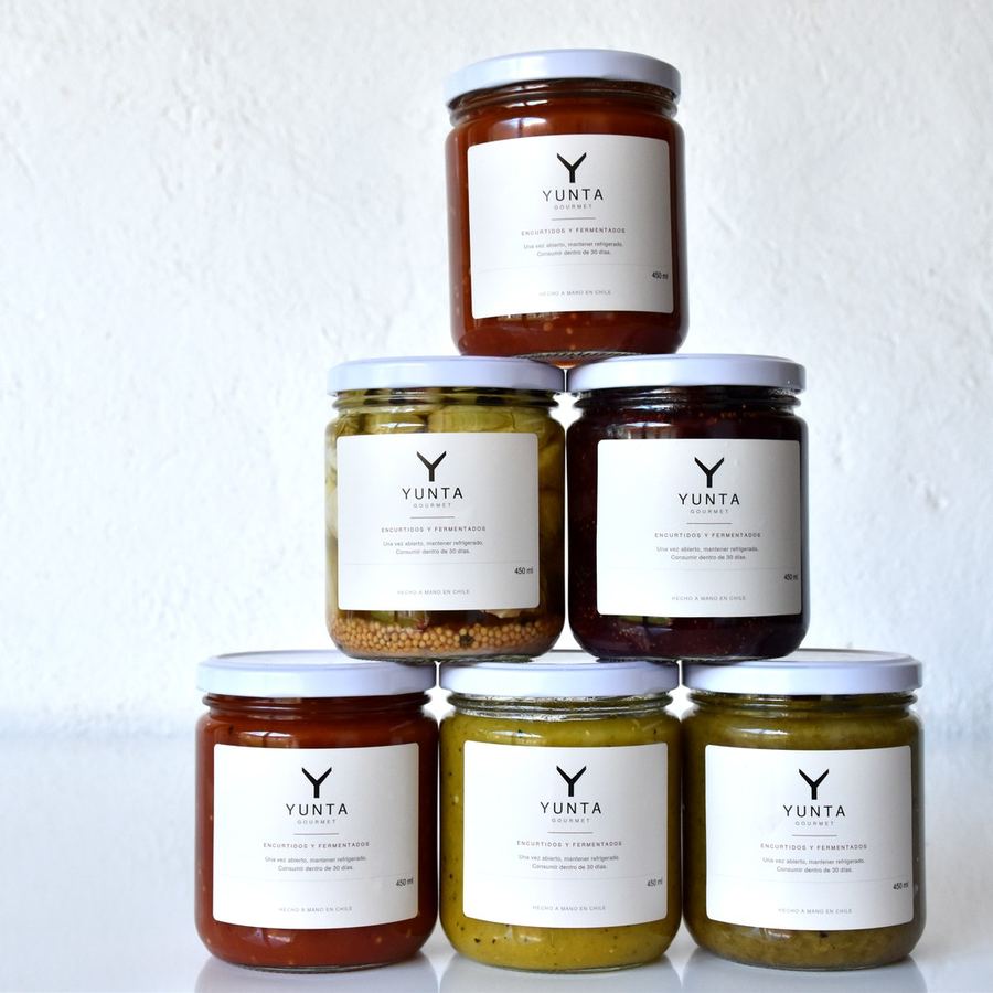 Línea completa de productos Yunta Gourmet en pirámide